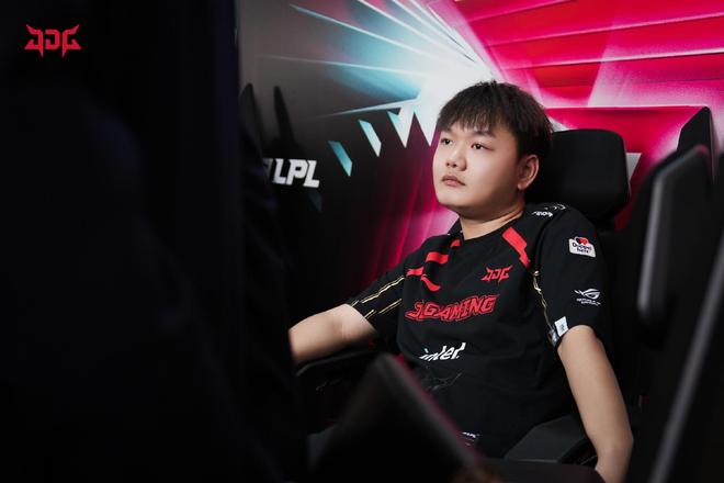 了无数悬念 了无数悬念